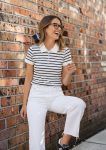 Camiseta Tipo Polo de Rayas Blanco y Negro con Cierre Frontal