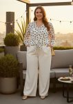 Blusa Blanca con Lunares Negros y Lazo Frontal